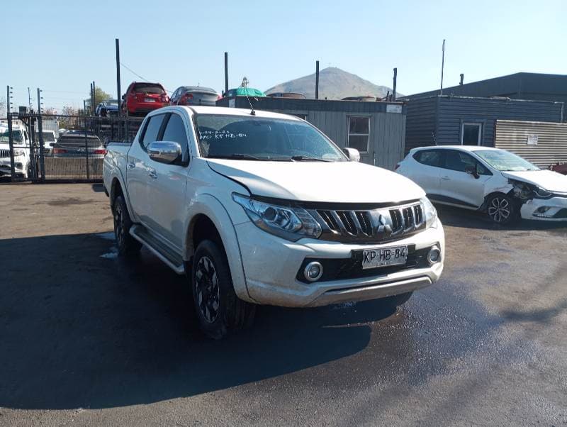 Mitsubishi NEW L200 DAKAR 4X4 2.4 AUT 2018, patente KPHB84