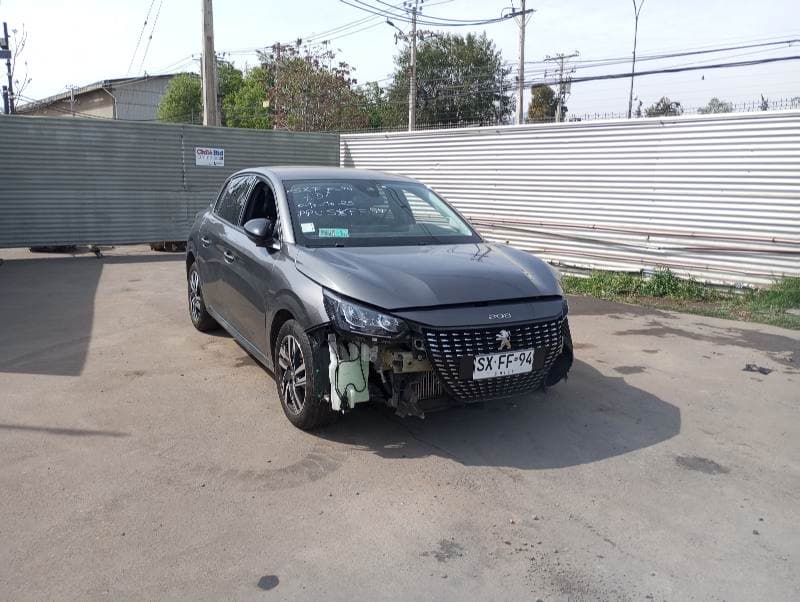 Peugeot 208 PURETECH 130 EAT8 1.2 AUT 2023, patente SXFF94