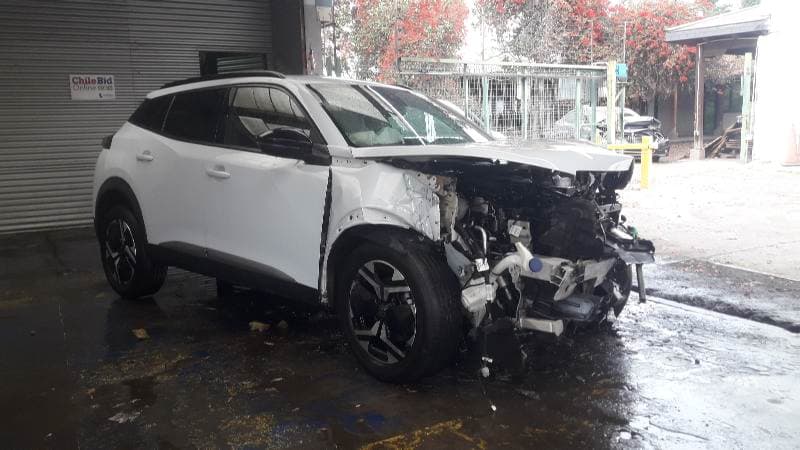 Peugeot 2008 BLUE HDI 130 EAT8 1.5 AUT 2024, patente TFRJ20