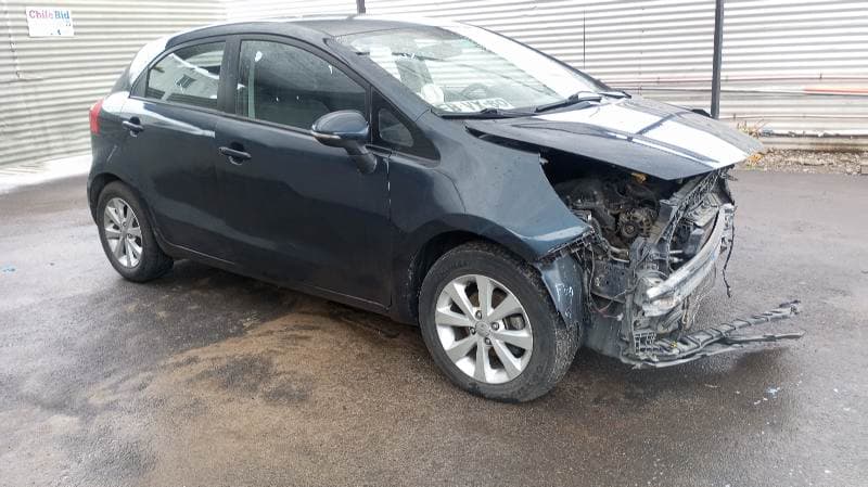 Kia Motors RIO 5 UB EX 1.4 AT 2013, patente FBVX60