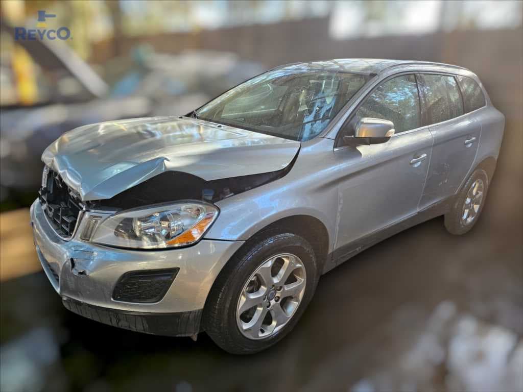 Volvo XC60 T5 COMFORT 2013, patente FJJJ611