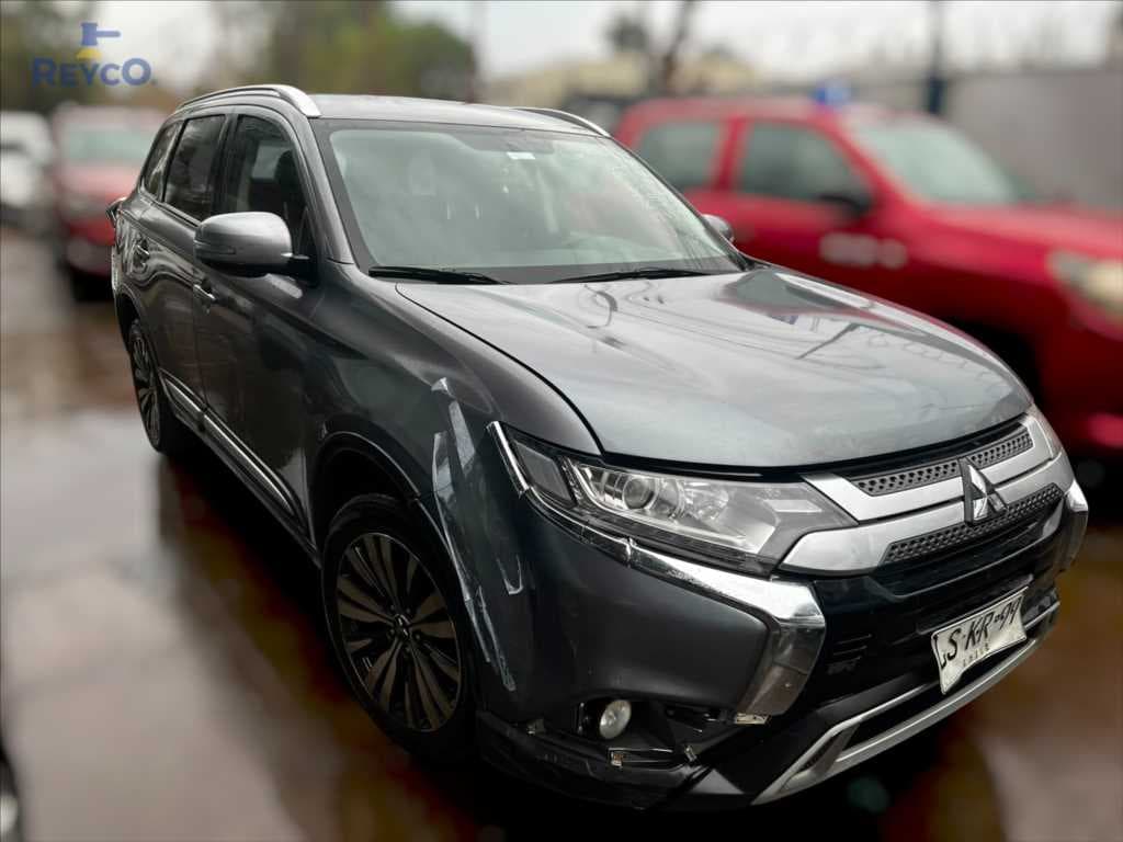 Mitsubishi OUTLANDER 4X4 2.4 AUT 2020, patente LSKR992