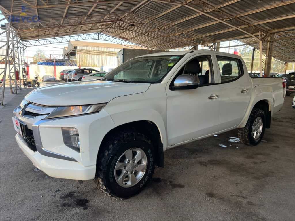 Mitsubishi L200 KATANA CRT 4X4 2.4 2022, patente SCBL208