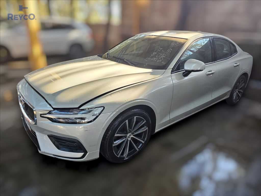 Volvo S60 II B4 2.0 AUT 2022, patente SDRF346