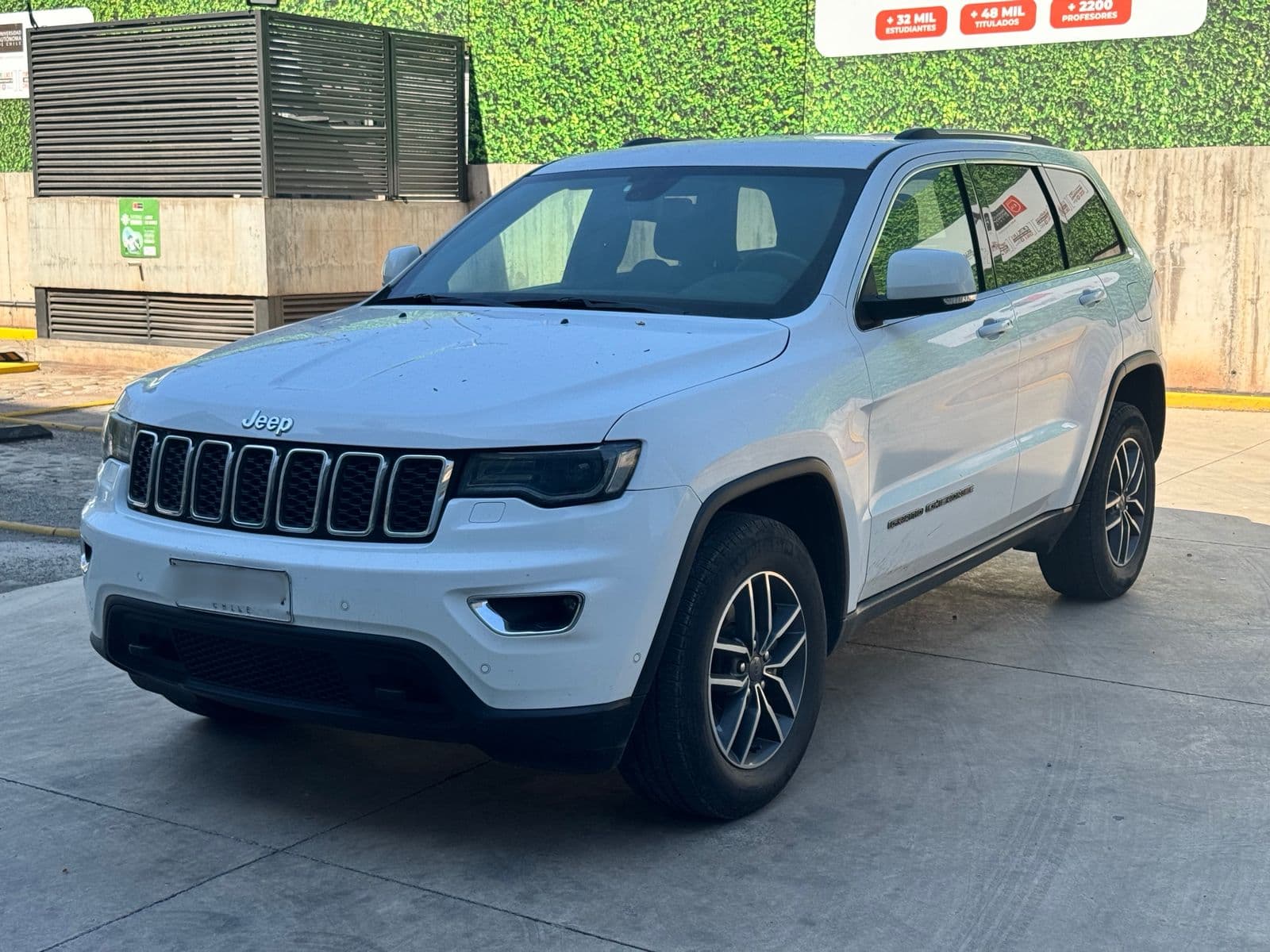 JEEP GRAND CHEROKEE LAREDO 3.6 AUT 2019