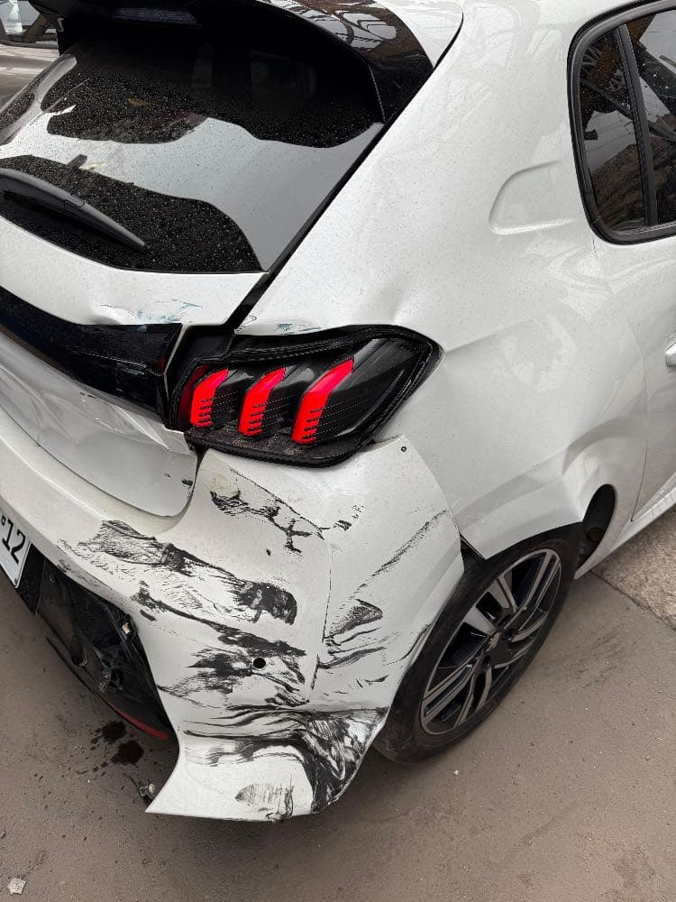 PEUGEOT 208 PURETECH 130 EAT8 1.2 AUT 2021